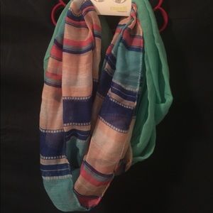 Multicolor Capellini New York infinity loop scarf